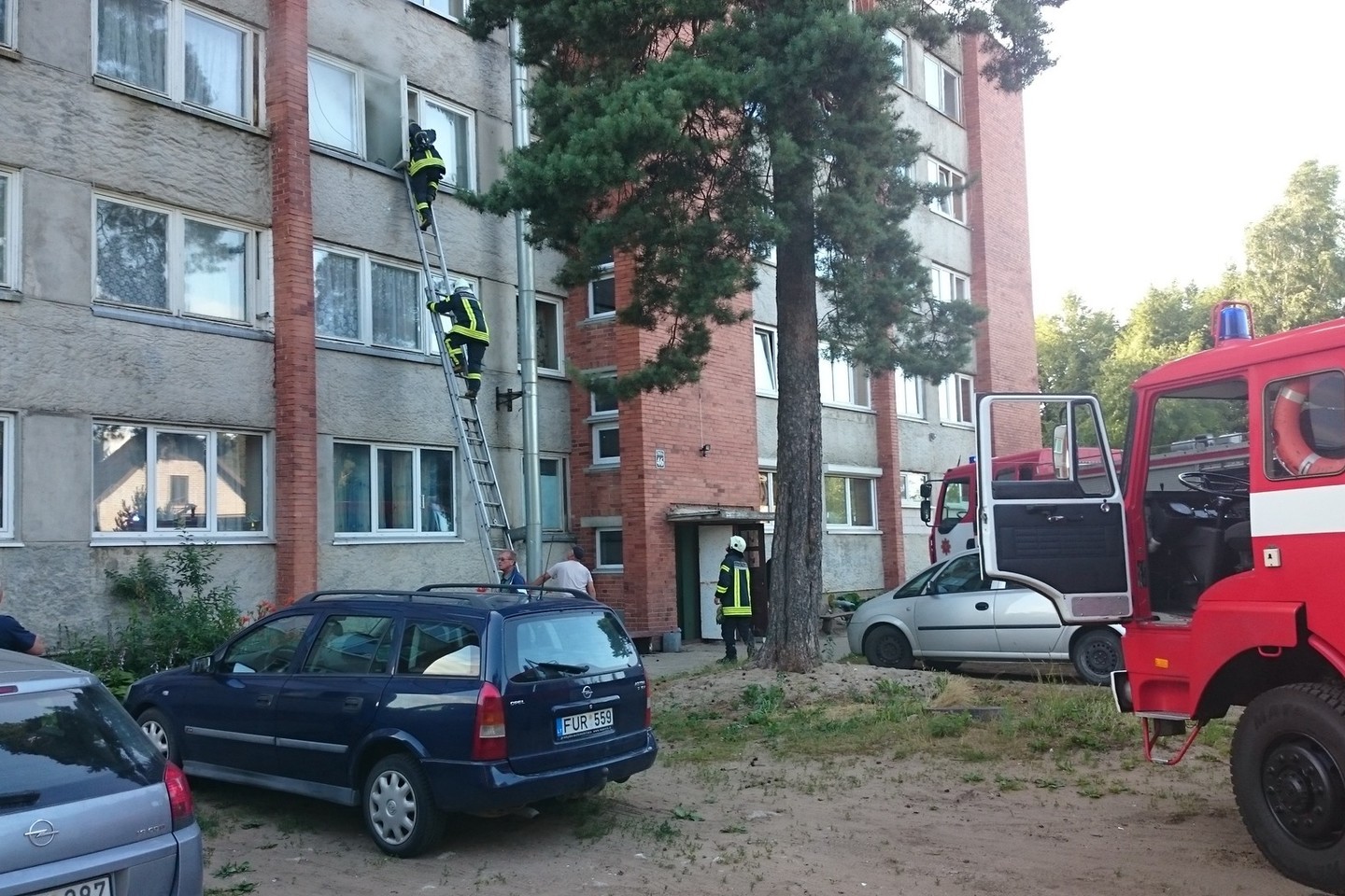 Ugniagesiai operatyviai užgesino gaisrą.