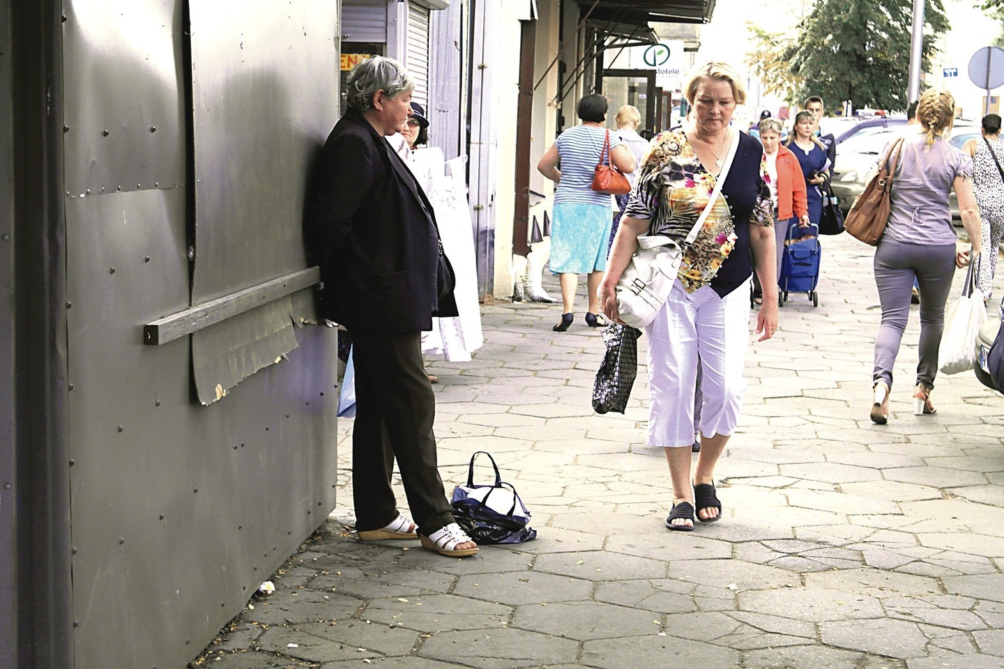 Kauniečiai nesiveržė pirkti ant šaligatvio parduodamo kaimiško sviesto.