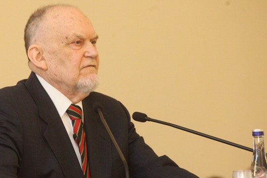 Mirė kalbininkas profesorius Vincentas Drotvinas
