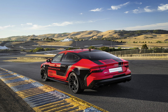 Robotas Robis atleis vairuotojus iš darbo?