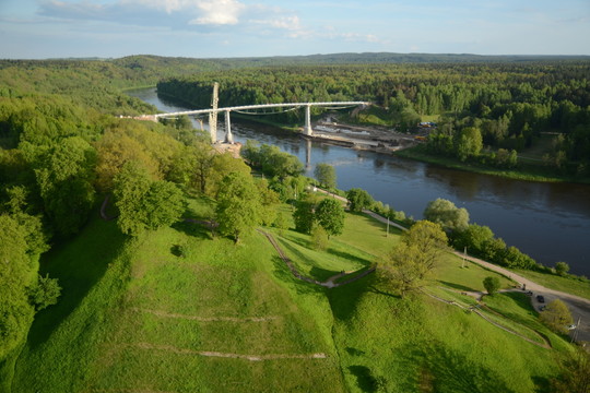Ar tikrai nebijosite: Alytus stato pėsčiųjų tiltą padangėse