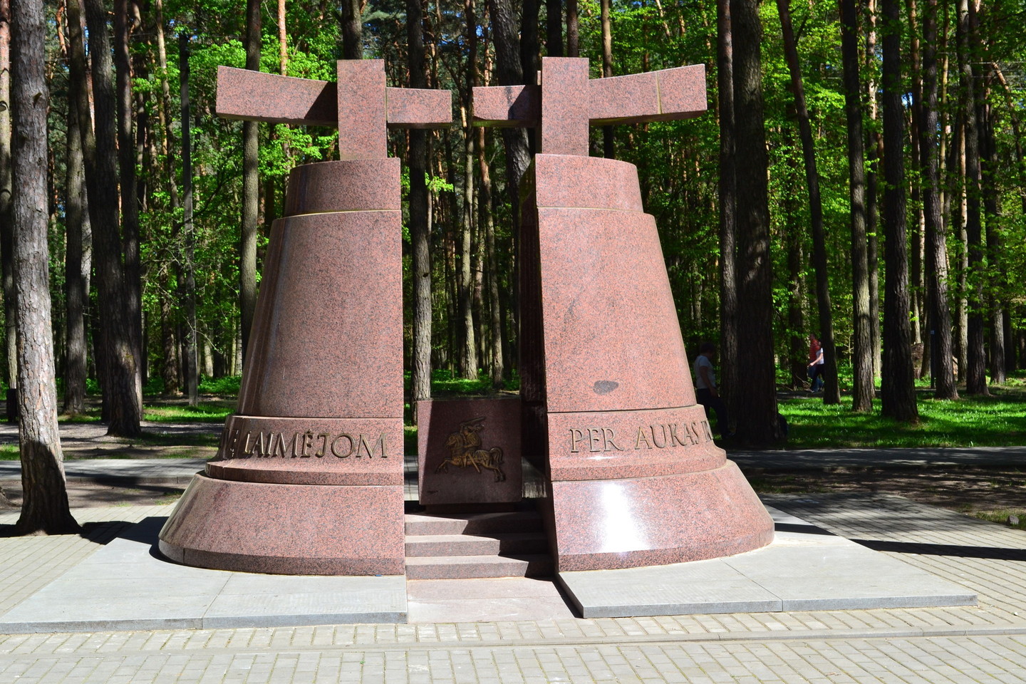 Memorialas „Nurimęs varpas“ – įamžino pokario aukų atminimą.<br>B.Malaškevičiūtės nuotr.
