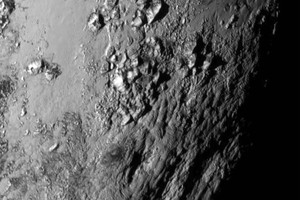 Gautos Plutono nuotraukos mokslininkams kelia nuostabą