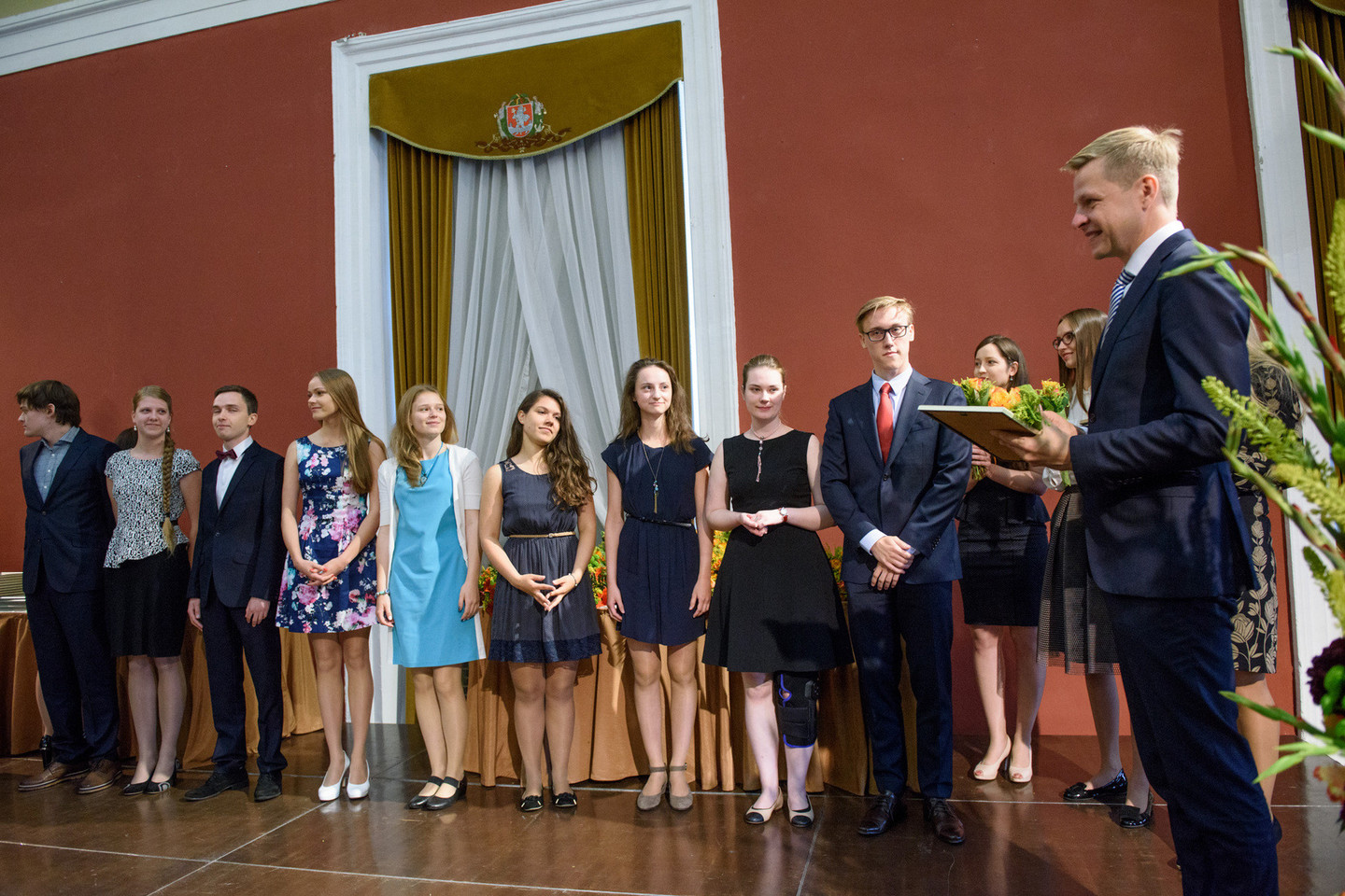 Ketvirtadienį padėkos raštais apdovanoti geriausi Vilniaus abiturientai.<br>D.Umbraso nuotr.