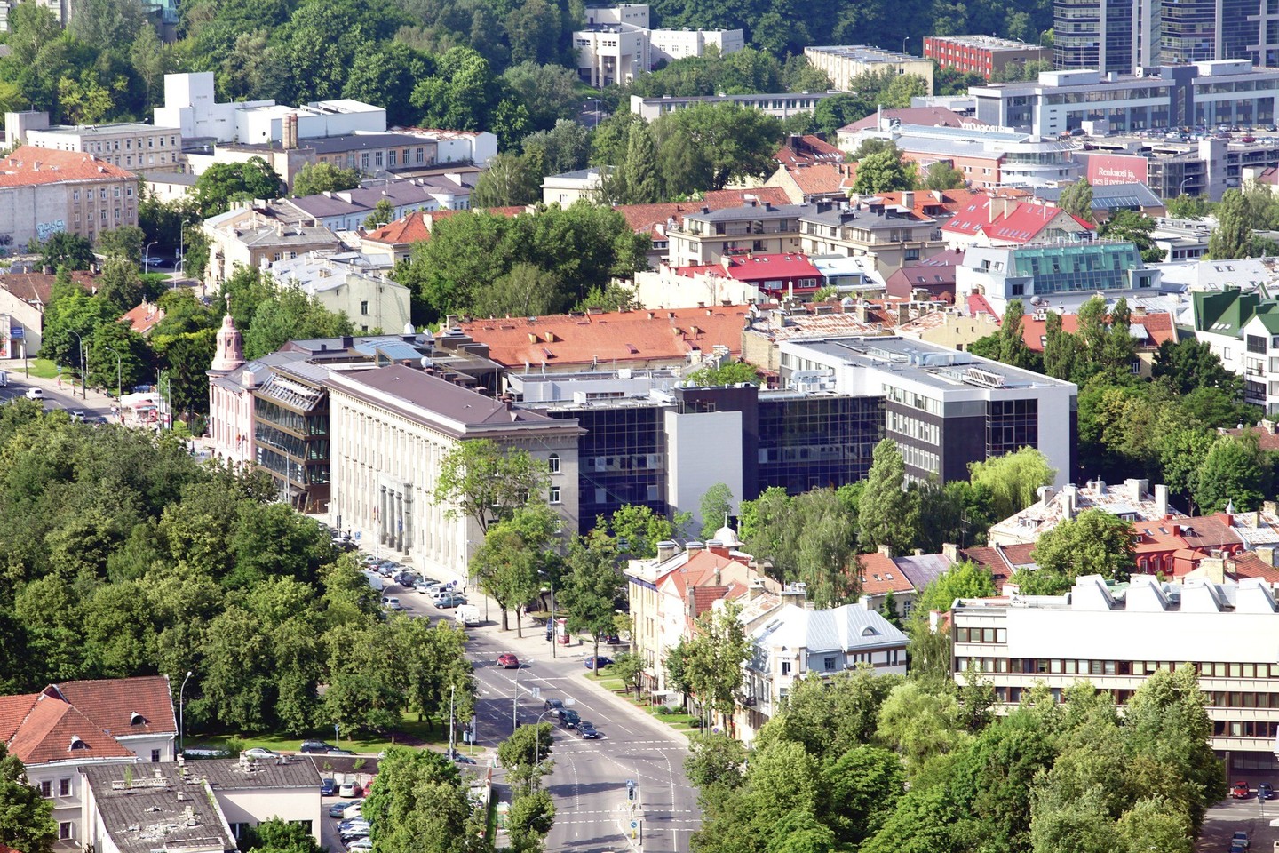 Jau ne pirmi metai aptinkama, kad Užsienio reikalų ministerijoje netinkamai tvarkomasi su valstybės pinigais.