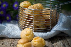 Plikyti sūrio pyragėliai: puiki užkandėlė vasaros iškyloms pagal Nidą