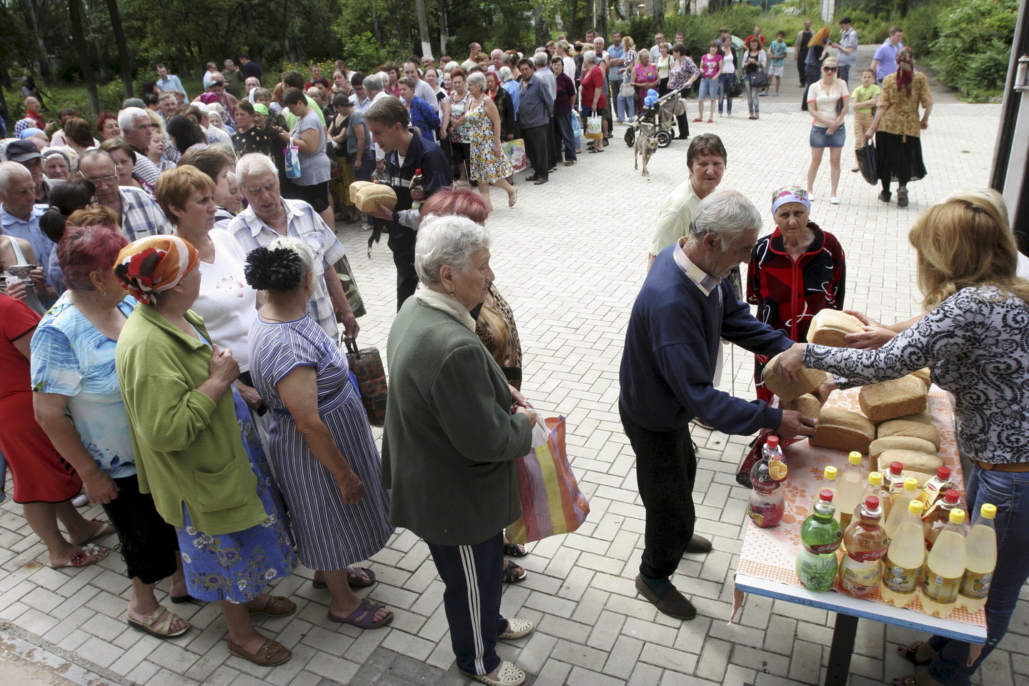 Gyventojai tokšta taikios Ukrainos.