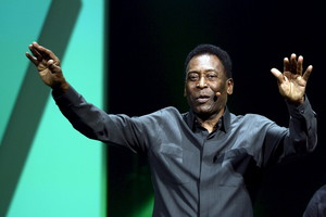 Futbolo karalius Pele išgelbėtas – jam grėsė invalido vėžimėlis