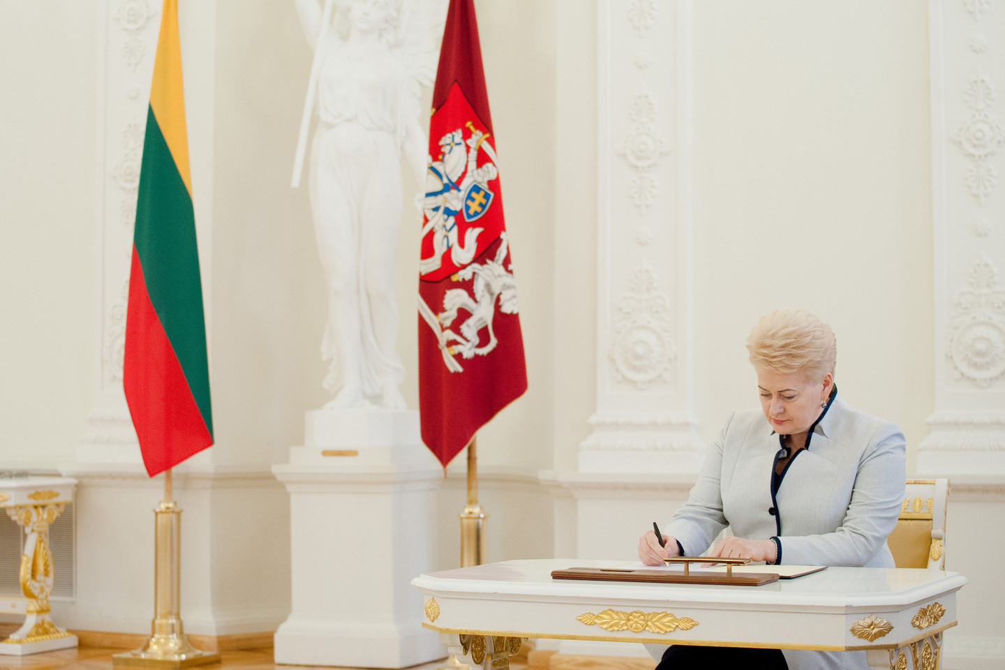 Teisėjams prezidentė palinkėjo išminties garbingai vykdant teisingumą bei stiprinant teisinę Lietuvos valstybę.