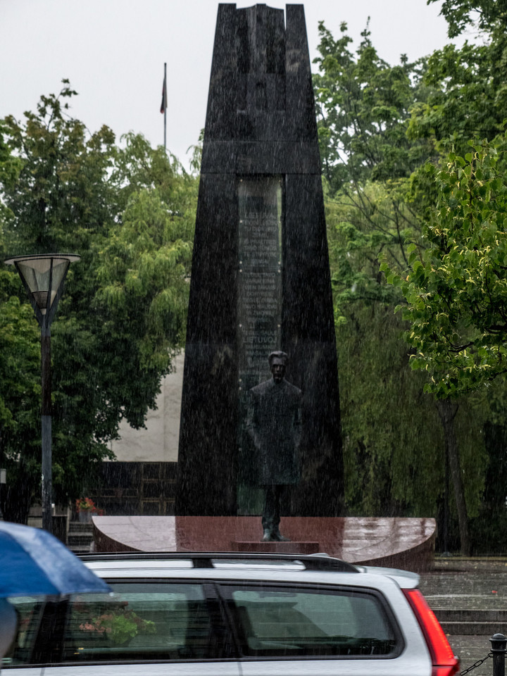 Vilniečiai sušlapo.<br>V.Ščiavinsko nuotr.