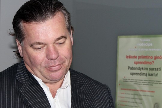 Buvęs regbio meistras siautėjo policijos komisariate