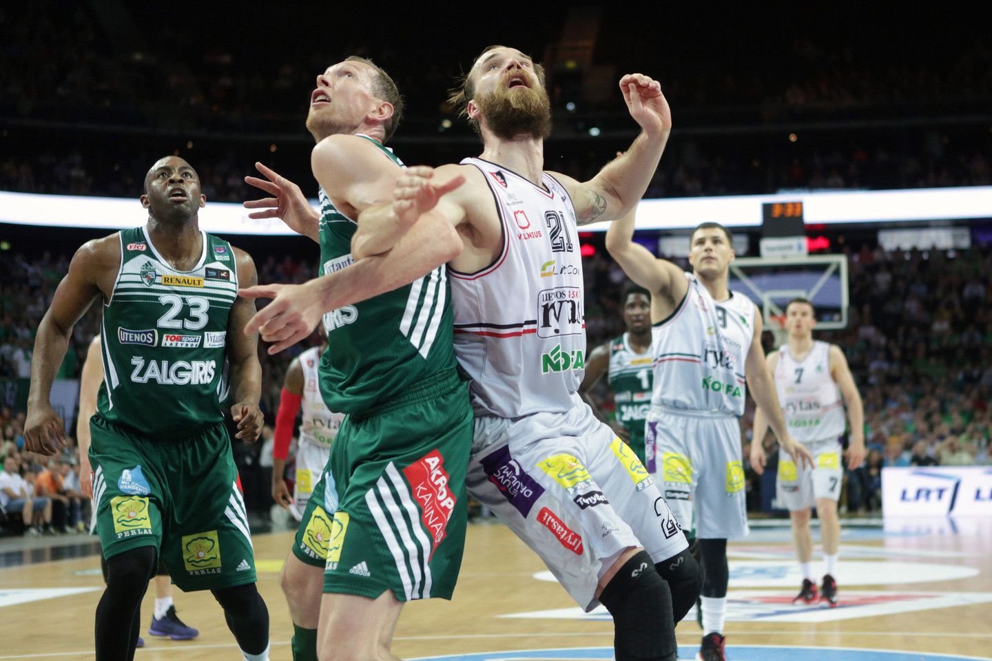 Lietuvos klubai neskuba paklusti FIBA drastiškiems reikalavimams.