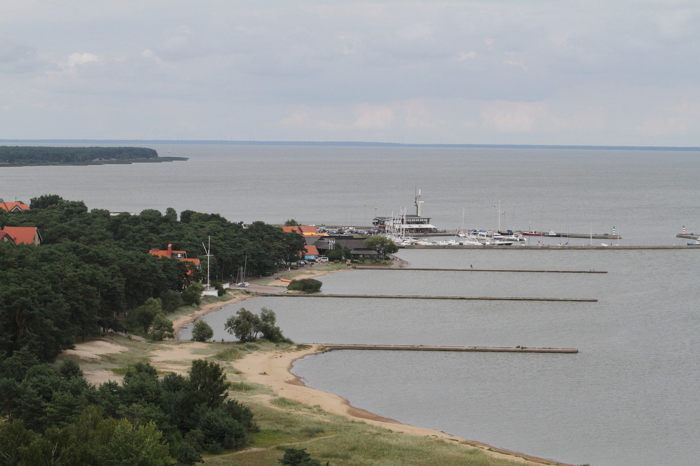 Rusai Neringoje pailsėjo ir išvyko nesumokėję 3,5 tūkst. eurų.