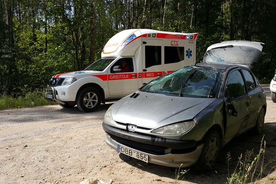 Karys prarado amą: avarijos vietoje jis rado brolį