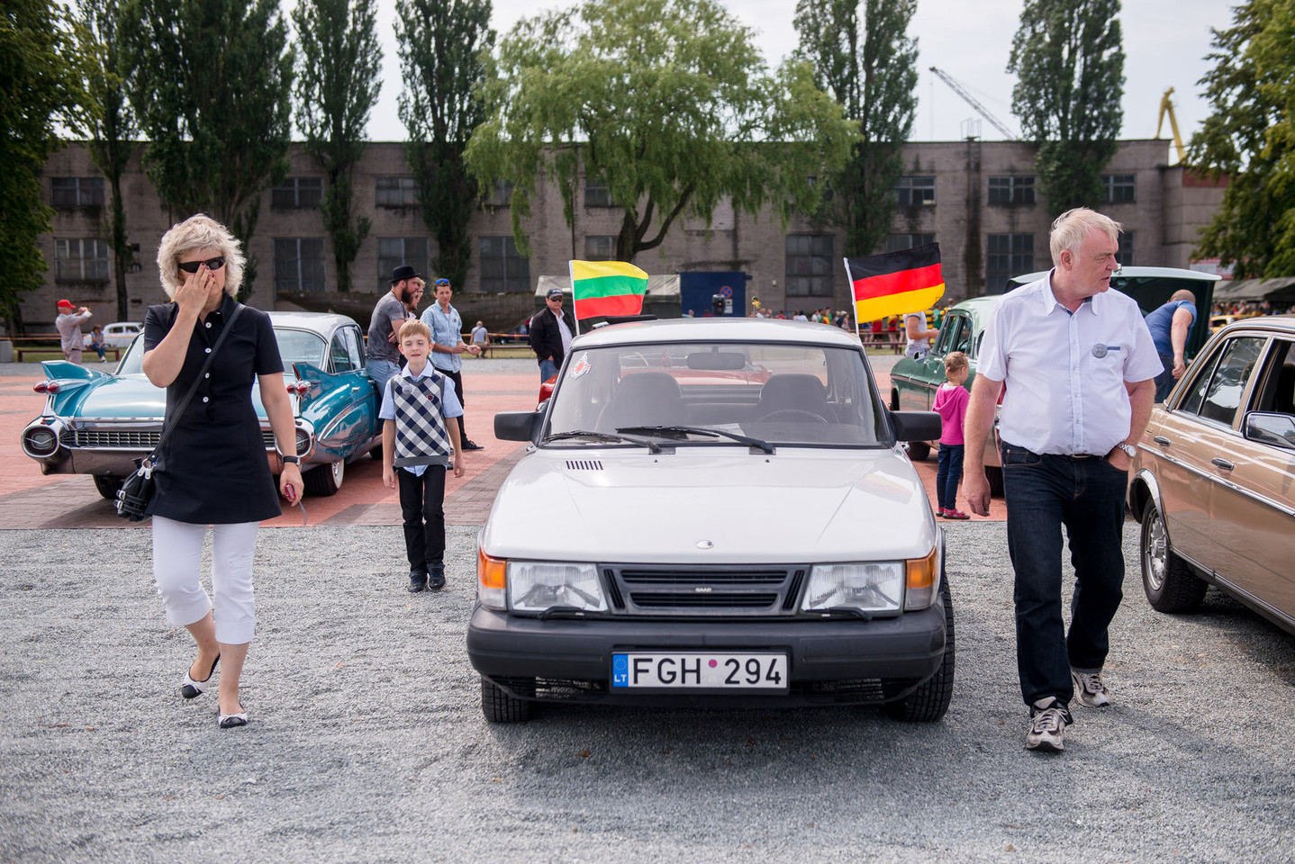 Klaipėdoje Jūros šventės metu surengto senovinių automobilių parado akimirkos.<br>J.Stacevičiaus nuotr.