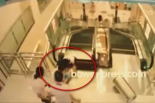 Kinijoje eskalatorius sutraiškė moterį