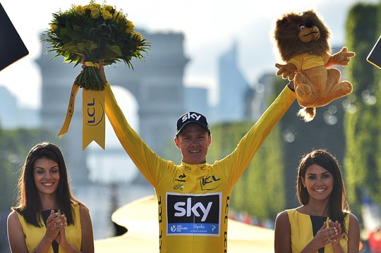 Ch.Froome'as džiaugėsi antruoju „Tour de France“ titulu.<br>AP ir AFP/Scanpix nuotr.