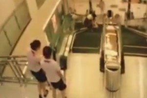 Kinijoje eskalatorius sutraiškė moterį