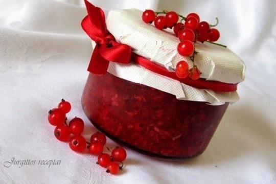 Fantastiškai skanus padažas vištienai iš raudonųjų serbentų