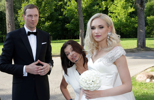 Kristina Kaikarienė sukosi Songailų vestuvėse.<br>P.Mantauto nuotr.