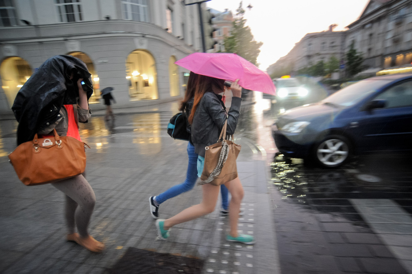 Ciklono poveikis mūsų šalies orams bus juntamas ir per kitas dvi paras.