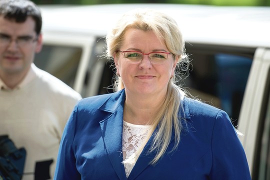Darbo partija tik rūpinasi, kaip sukišti saviškius