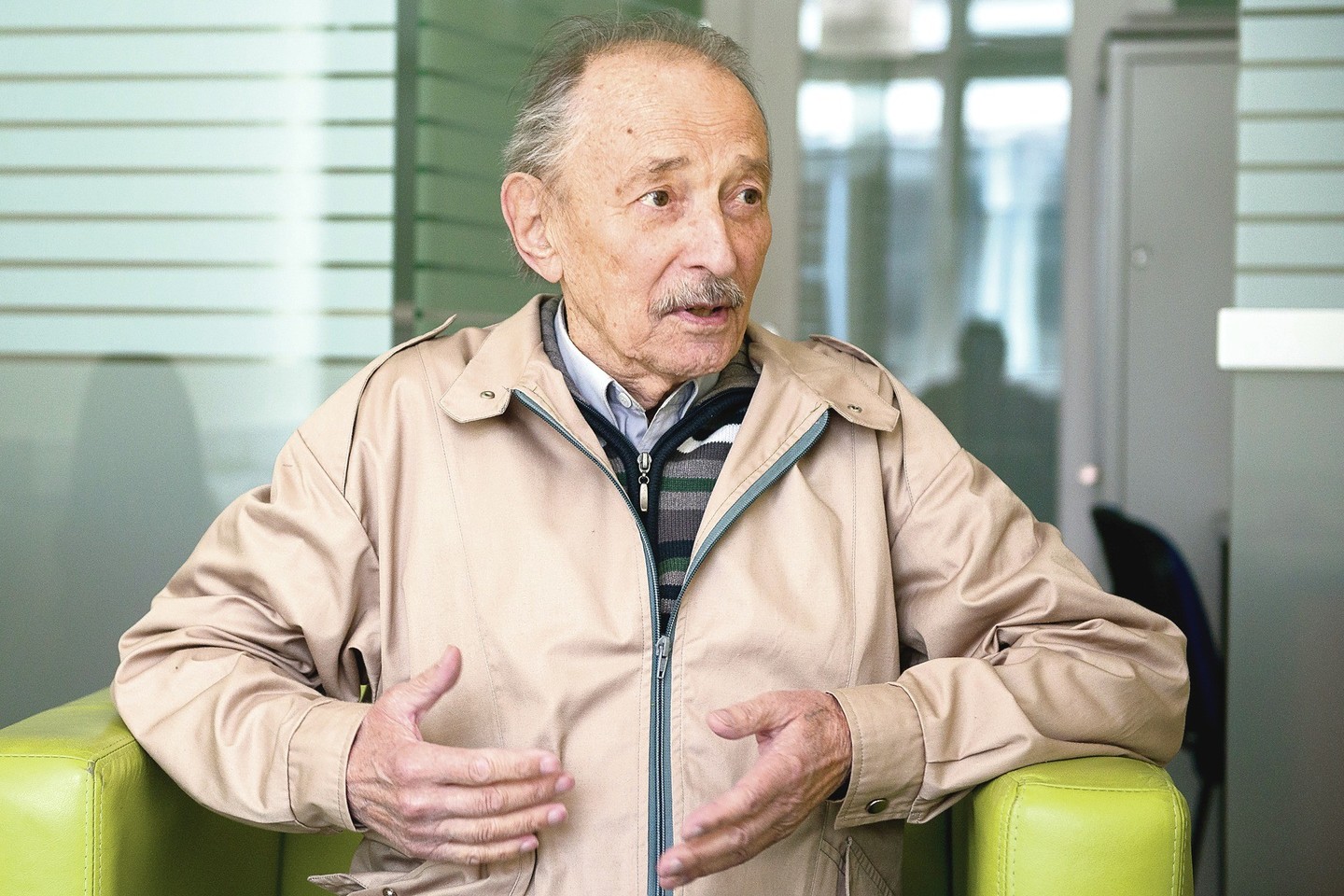 V.Titarenka neteko ne tik sūnaus, bet ir visų savo santaupų. Kur dingo pinigai, jis bando aiškintis iki šiol.