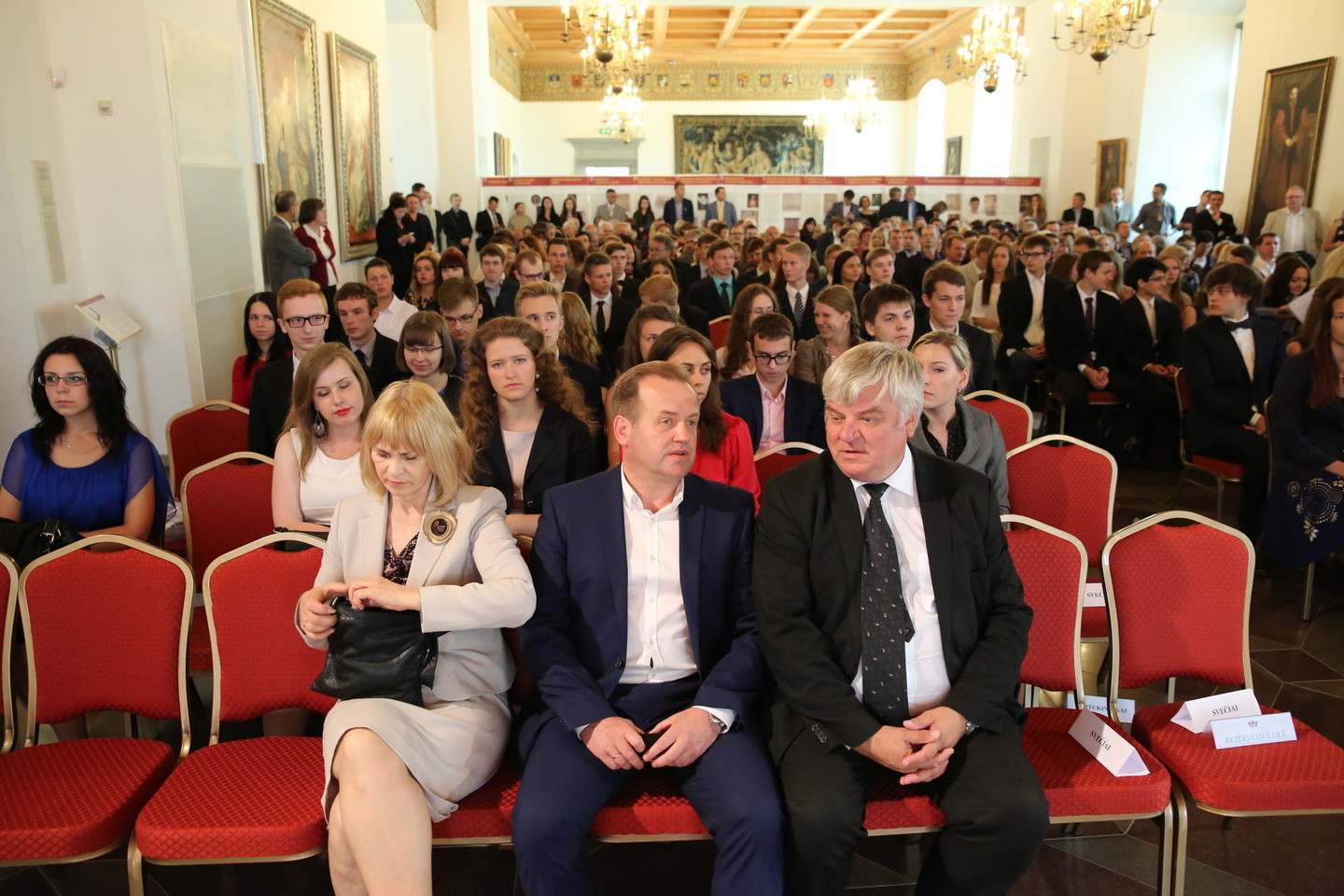 Geriausi abiturientai ir profesinį mokymą baigę jaunuoliai buvo pasveikinti Vilniaus Valdovų rūmuose.<br>R.Danisevičiaus nuotr.