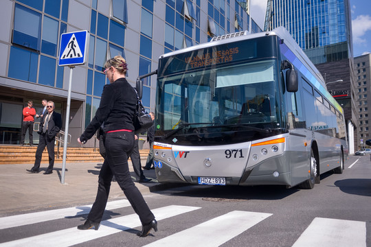 Į Vilniaus gatves grįžta naktiniai autobusai