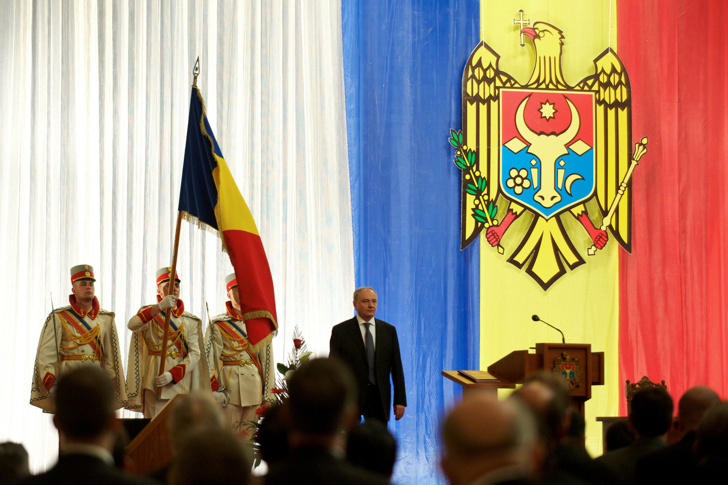 Vyriausybės programoje numatyta užsienio politikos prioritetu laikyti strateginės partnerystės su Rumunija stiprinimą.