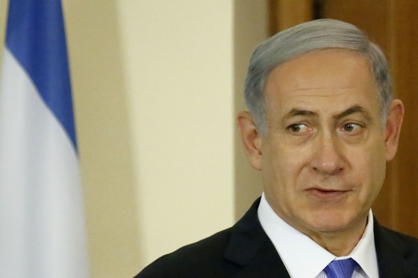 B.Netanyahu (nuotr.) pasakė M.Abbasui, kad „kiekvienas Izraelyje yra sukrėstas smerktino terorizmo prieš Dawabsha'os šeimą“.