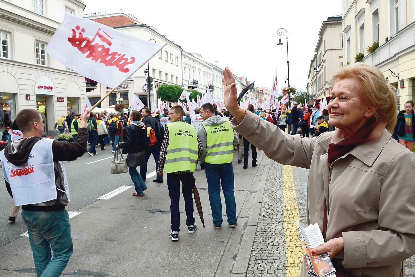 Lenkijoje mokytojų, mokinių ir jų tėvų protestus remia ir „Solidarnosc“. Bet valdžia į demonstracijas nekreipia dėmesio.