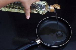 Kas geriau kepti – aliejus ar taukai? Netikėti tyrimo rezultatai