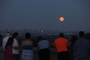 Mėlynasis mėnulis pakerėjo pasaulį