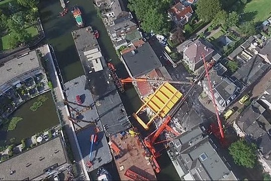 Nyderlanduose nuvirtę didžiuliai kranai sužeidė apie 20 žmonių