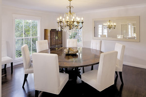 Prabanga tviskanti mafijos klano herojaus vila – ant prekystalio