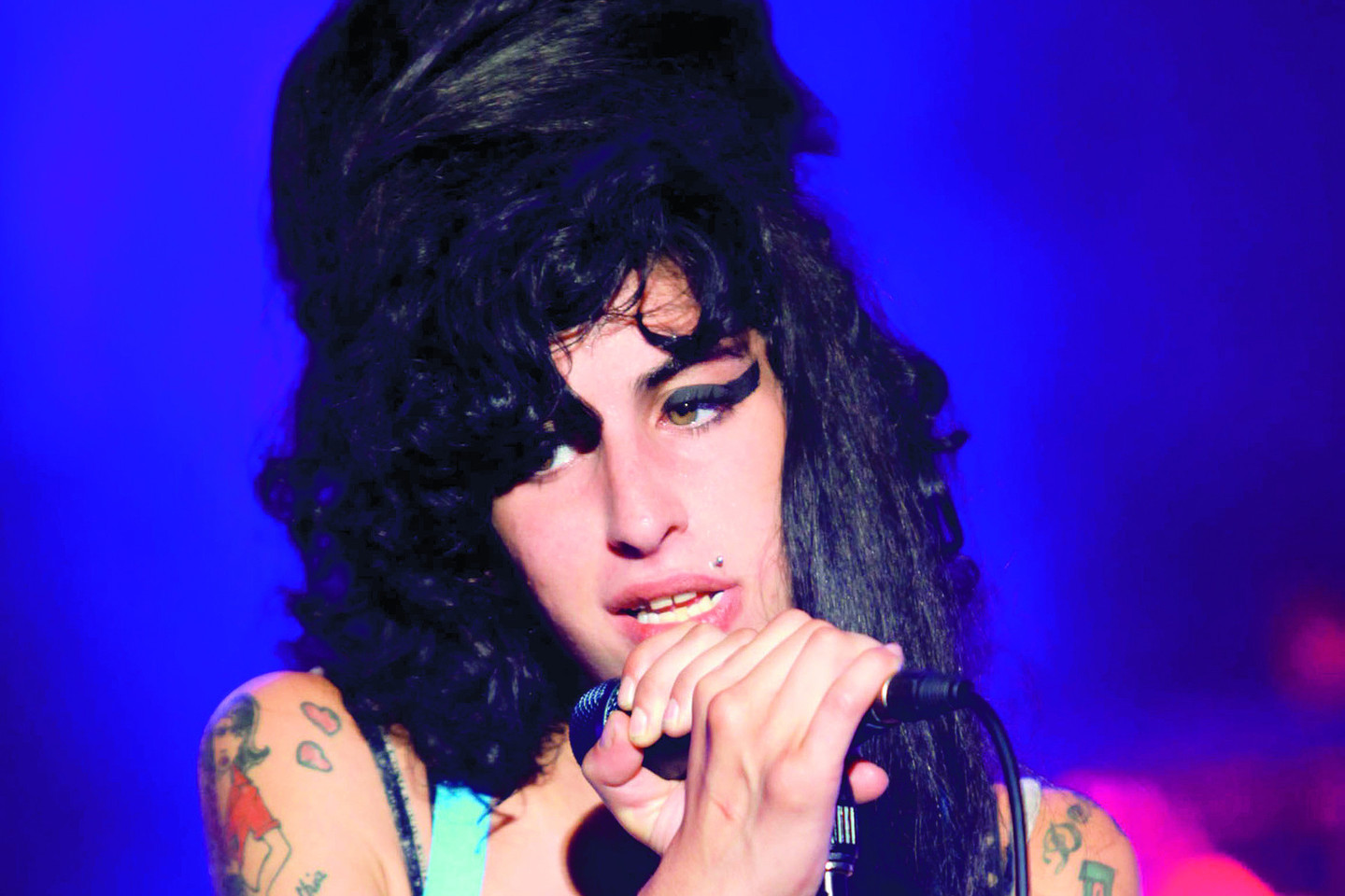 „Ar A.Winehouse gyvenimas buvo panašus į muilo operą?– klausė filmo „Amy“ kūrėjai. – Ne. Tai buvo didžioji opera.“<br>„Reuters“/“Scanpix“ nuotr.