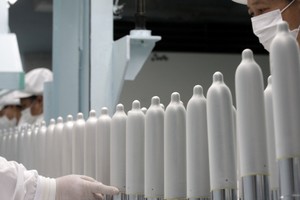 Sankcijos seksui: rusai grįš prie sovietinių prezervatyvų?