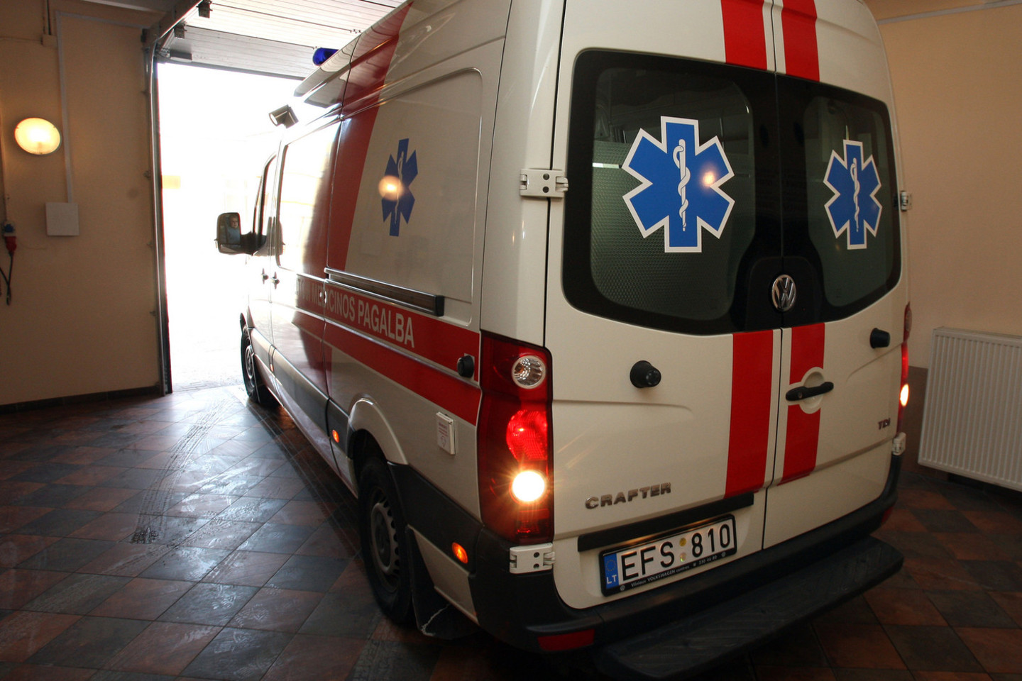 Medikams nebepavyko išgelbėti sunkiai sužaloto vairuotojo – vyriškio gyvybė užgeso Raseinių ligoninėje.