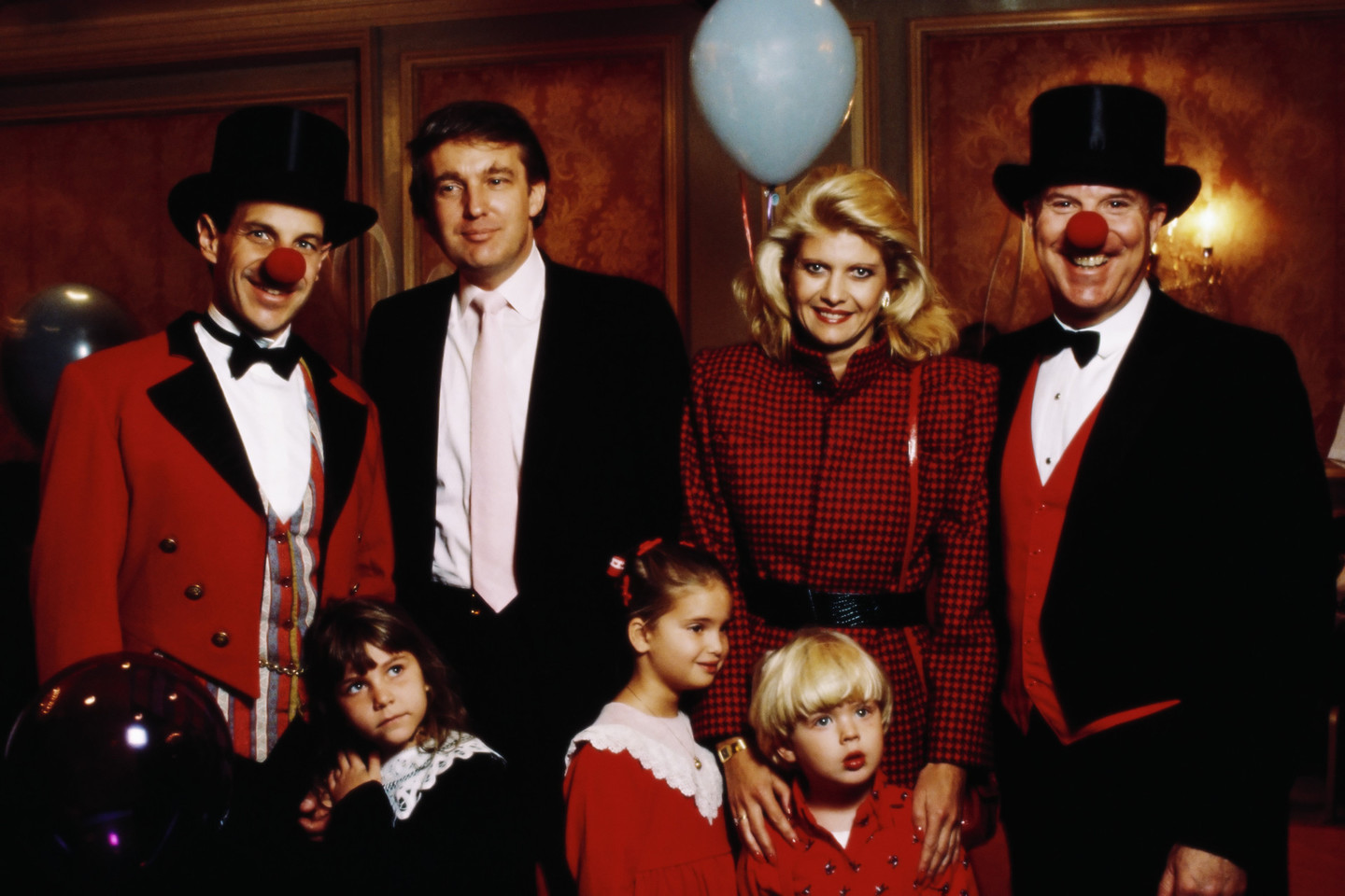 D.Trumpo šeimos kalėdinė nuotrauka. Su pirmąja žmona Ivana.<br>VP nuotr.