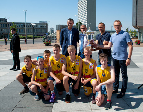 Taiklumą bandė Izraelio ambasadorius ir krepšinio atstovai