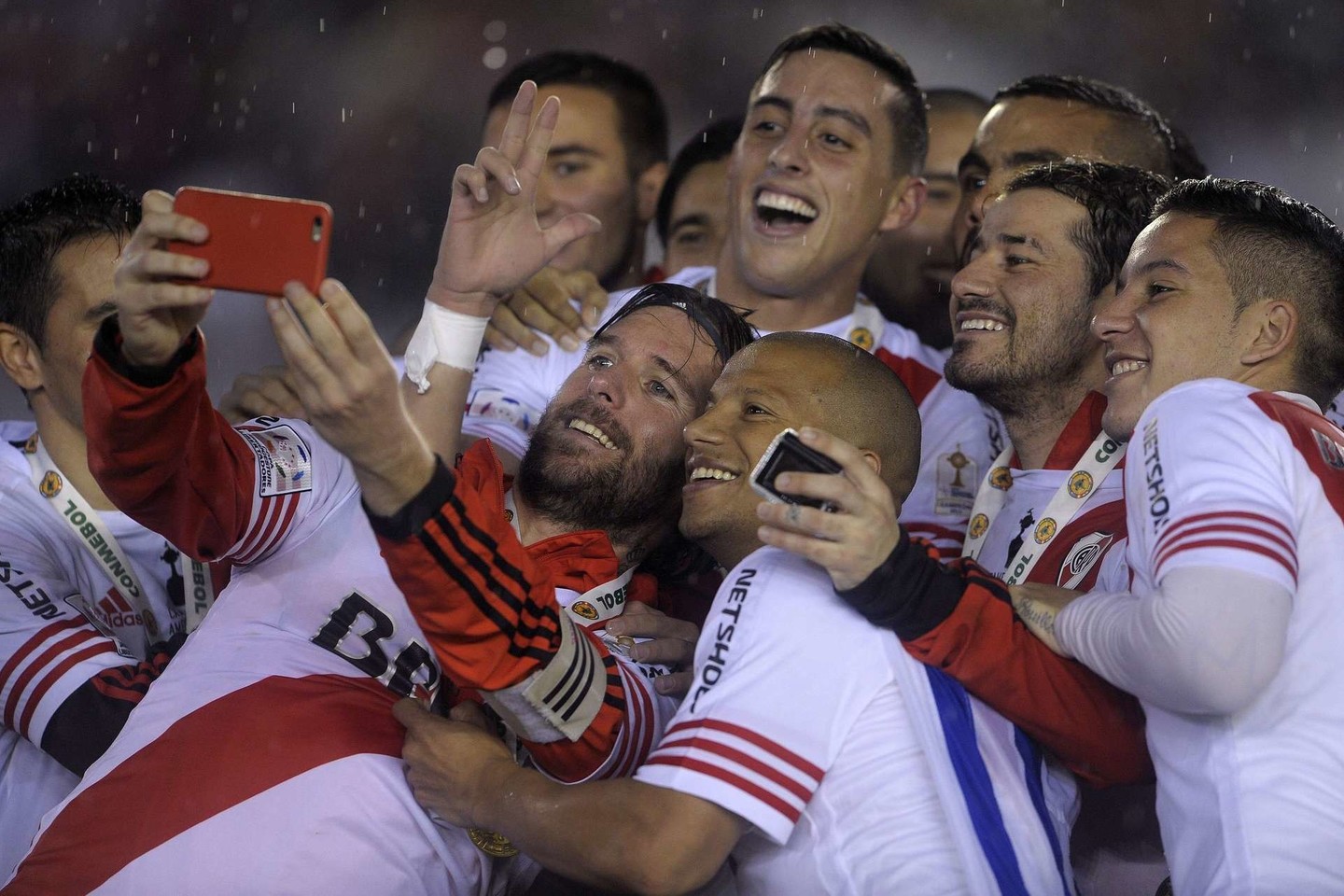 „River Plate“ trofėjų iškovojo po devyniolikos metų pertraukos.