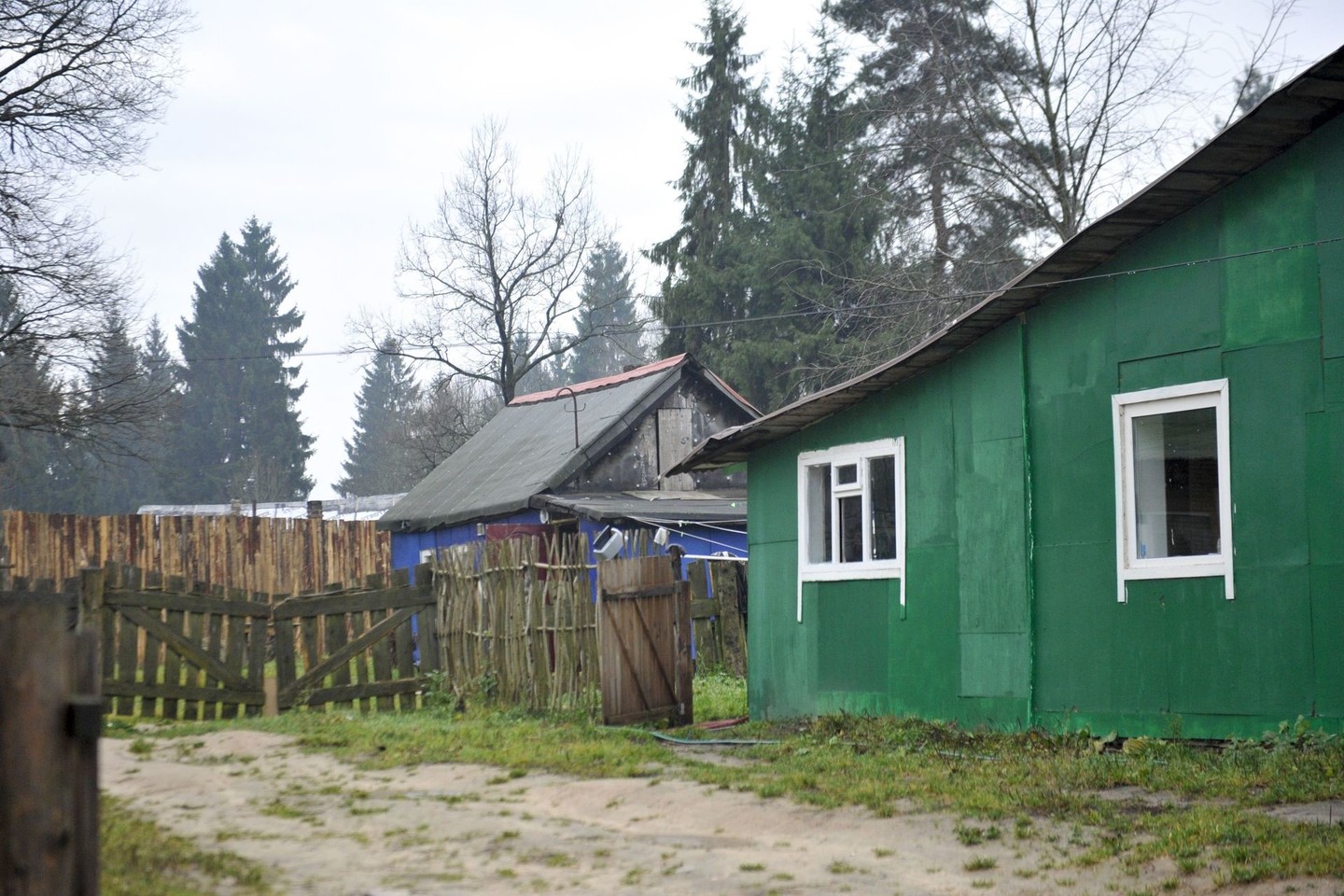 Teisėsaugininkams keliamas reikalavimas užtikrinti, kad asmenys, linkę vartoti narkotines medžiagas, negalėtų patekti į taborą.