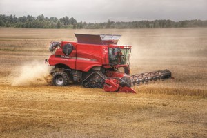 Kondicionierius traktoriuje ar kombaine – nebe prabanga