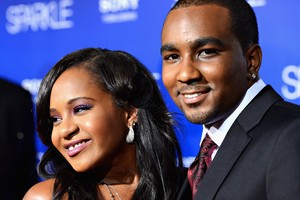 Siaubinga: B.Brown nunuodijo ir vonioje nuskandino jos vaikinas?