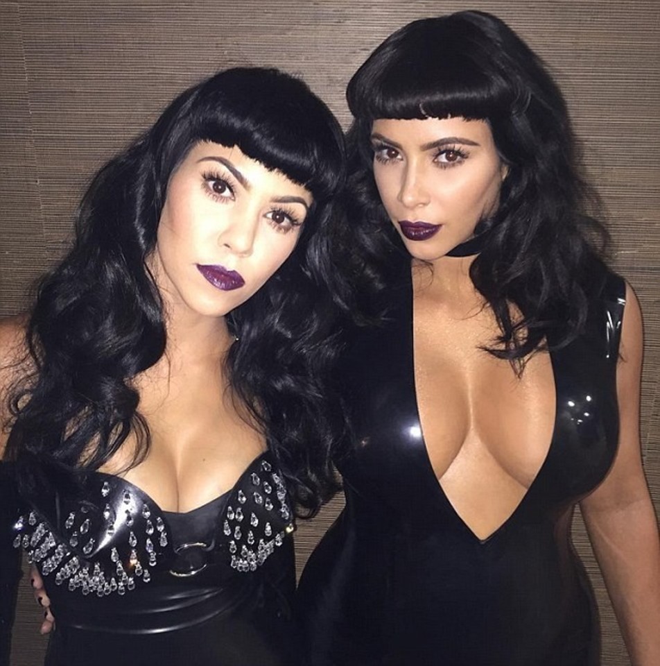 Kim Kardashian (dešinėje) nė nemano slėpti seksualumo.<br>Instagram nuotr.
