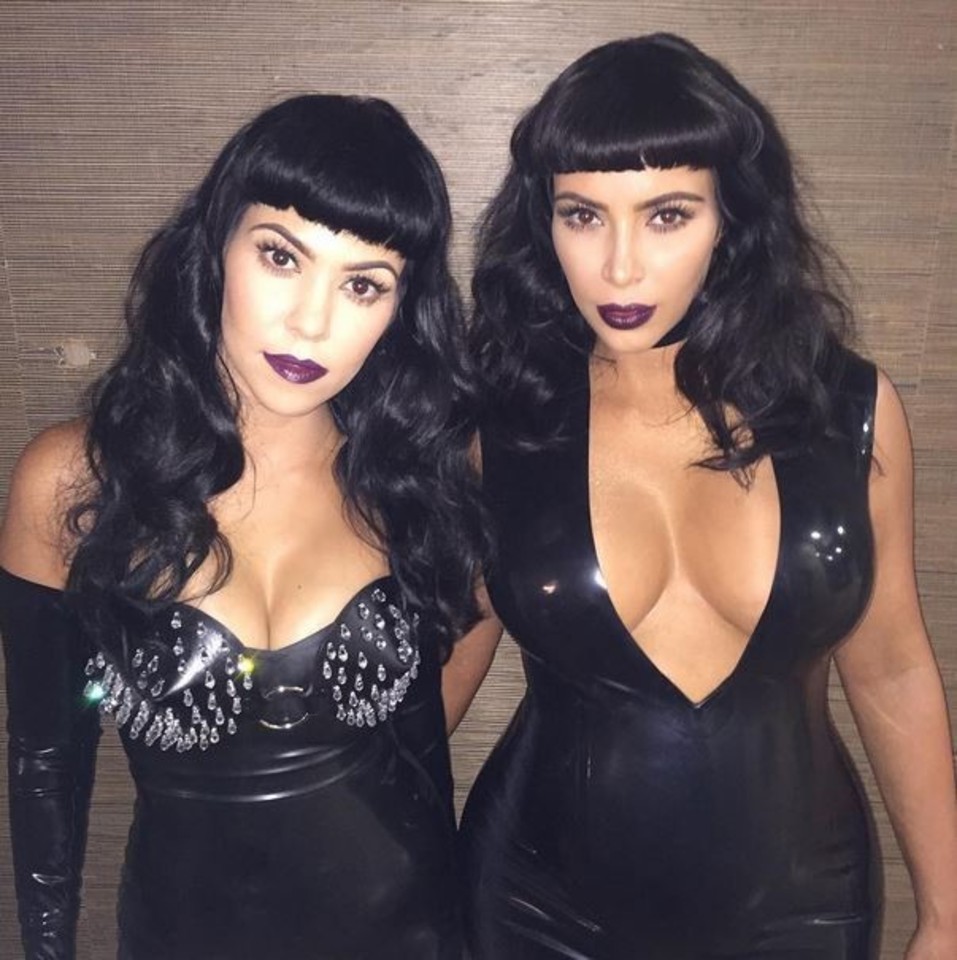 Kim Kardashian (dešinėje) nė nemano slėpti seksualumo.<br>Instagram nuotr.