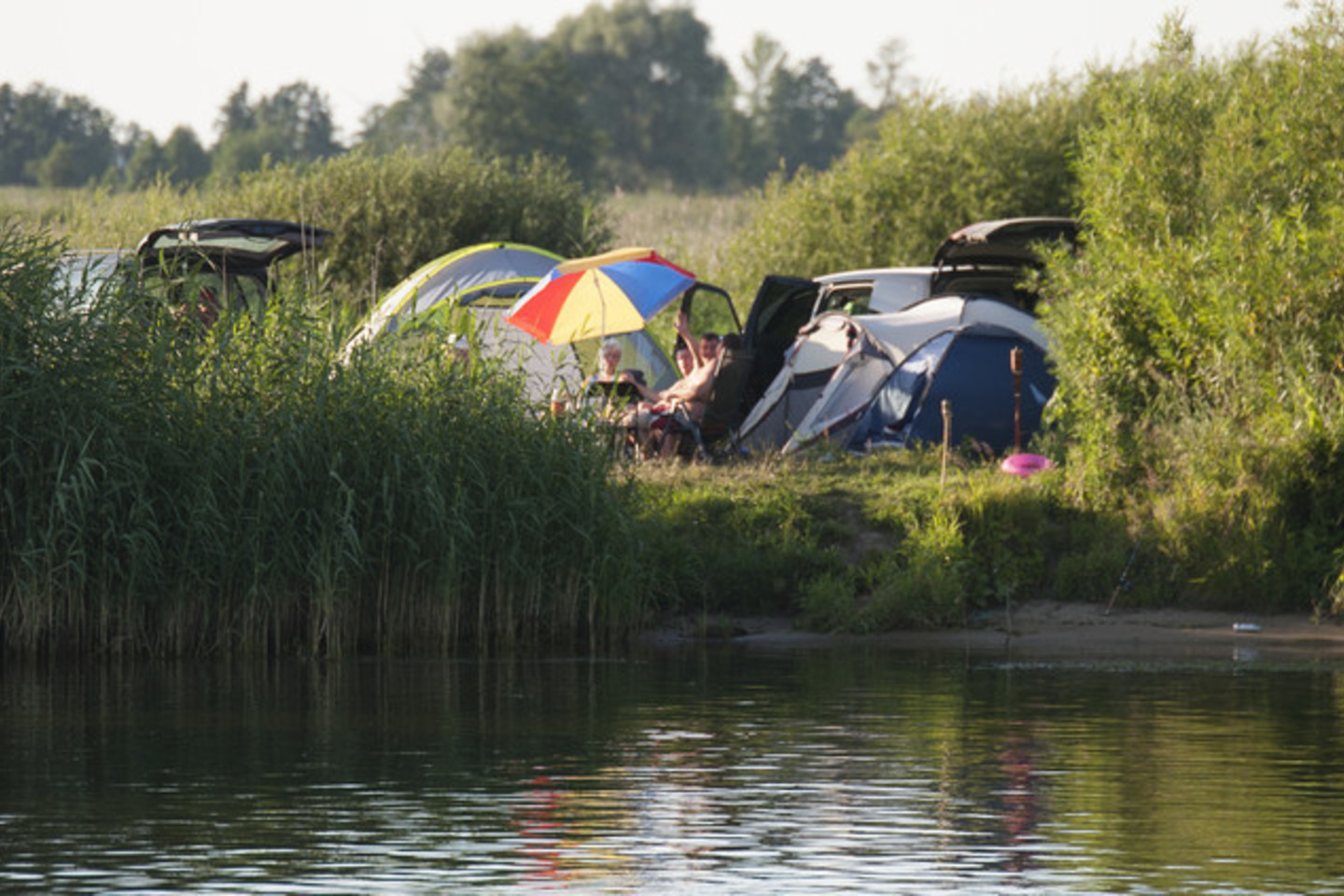 Nuo vagių reikia saugoti ir palapines.