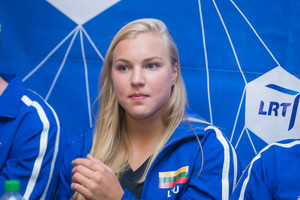 Sugrįžusi R. Meilutytė apie J. Jefimovą kalbėjo santūriai