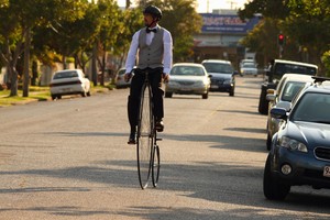 Į darbą – elektriniu vienaračiu, o gal riedlente?